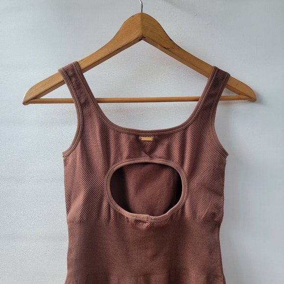 L*Space Static One Piece Short Romper Size XS Brown Ribbed Keyhole Back Workout - Picture 10 of 13